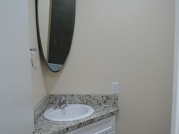 3rd image of 5236 Yarmouth Ave Unit 109