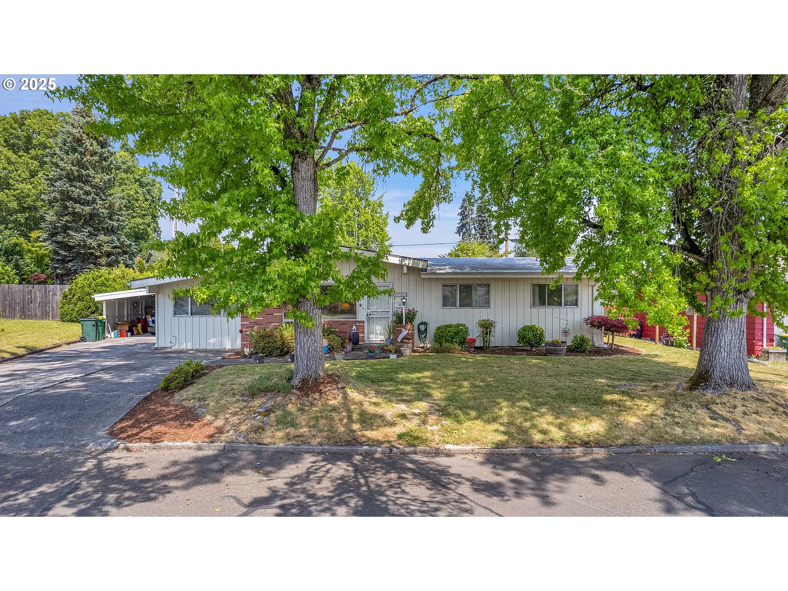 2743 15th Pl photo 1