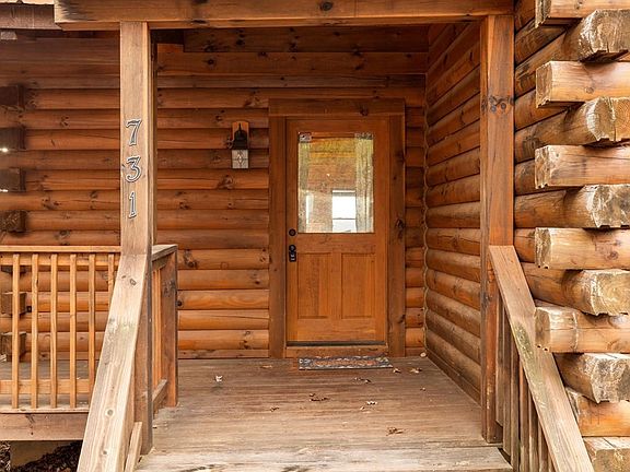 5th image of 731 Saddle Ridge Dr