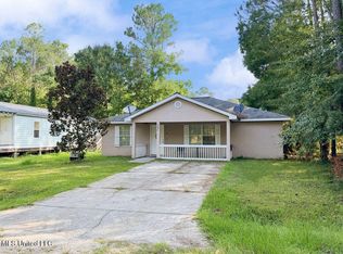 6096 W Chickasaw St, Bay Saint Louis, MS 39520