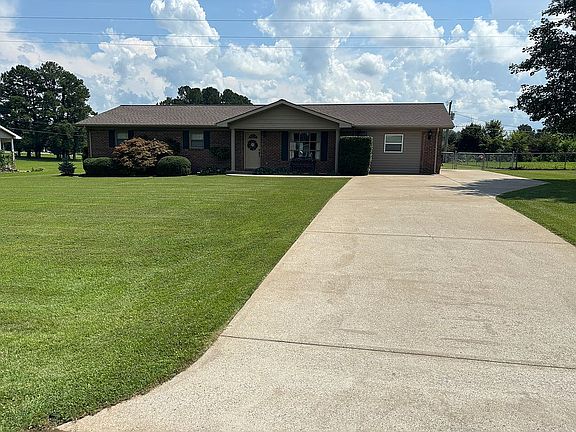 2nd image of 131 Wilton Cir
