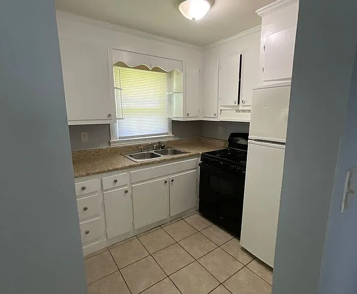 243 Edison Ave — Photo 5
