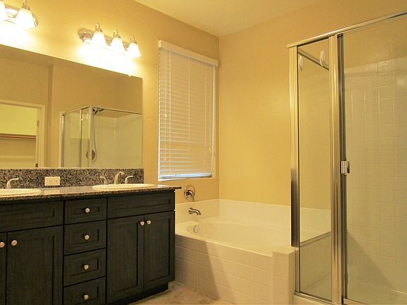 5th image of 1477 Wren Dr