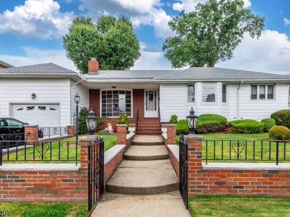 103 Stefanic Ave, Elmwood Park Boro, NJ 07407