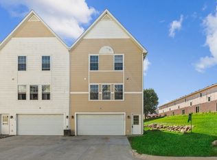 1132 10th Ave NW, Altoona, IA 50009