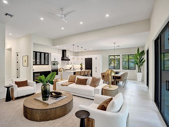 3rd image of 1523 NE 17th Way