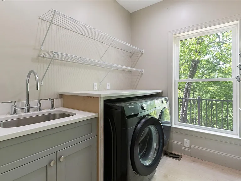 136 Blythe Rd — Photo 14
