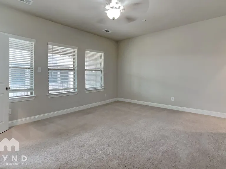 4254 Shavano Dr — Photo 12