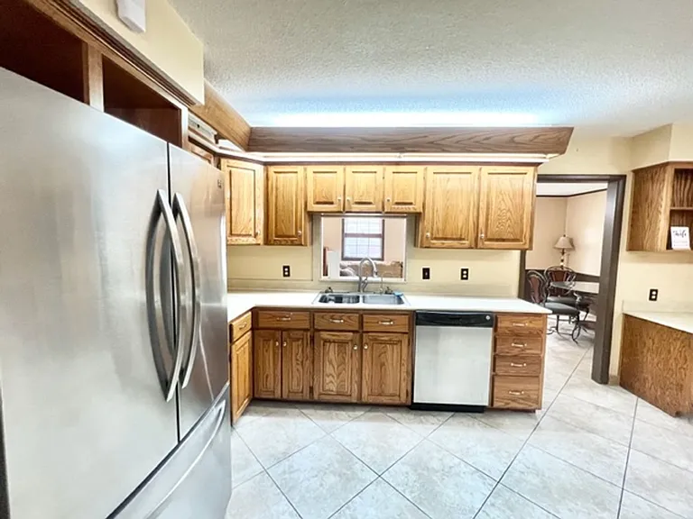 259 Georgia Ave — Photo 11