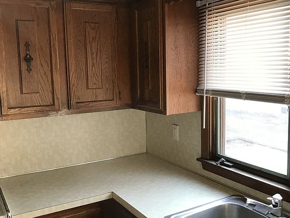 3rd image of 61 Railroad Ave #1