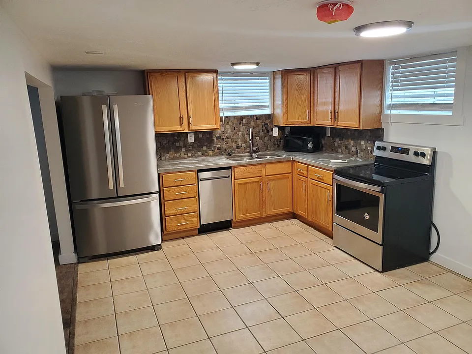 1005 W 500 N #2