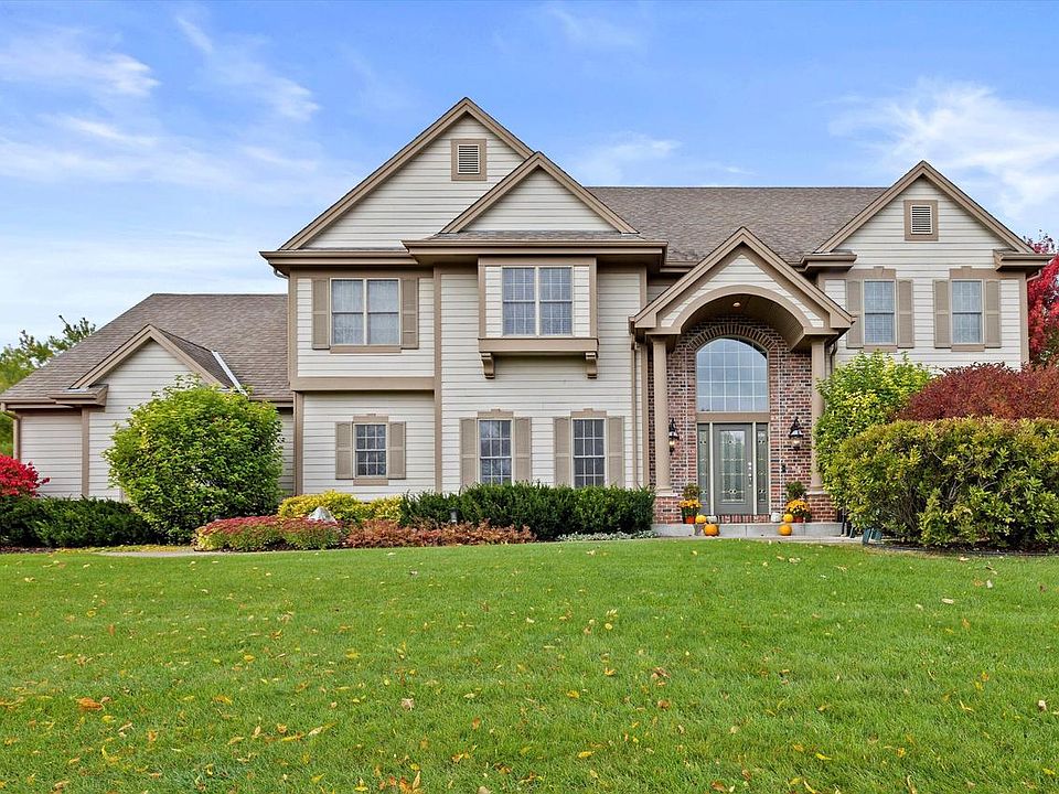 13855 North Legacy Hills Dr, Mequon, WI 53097 Zillow
