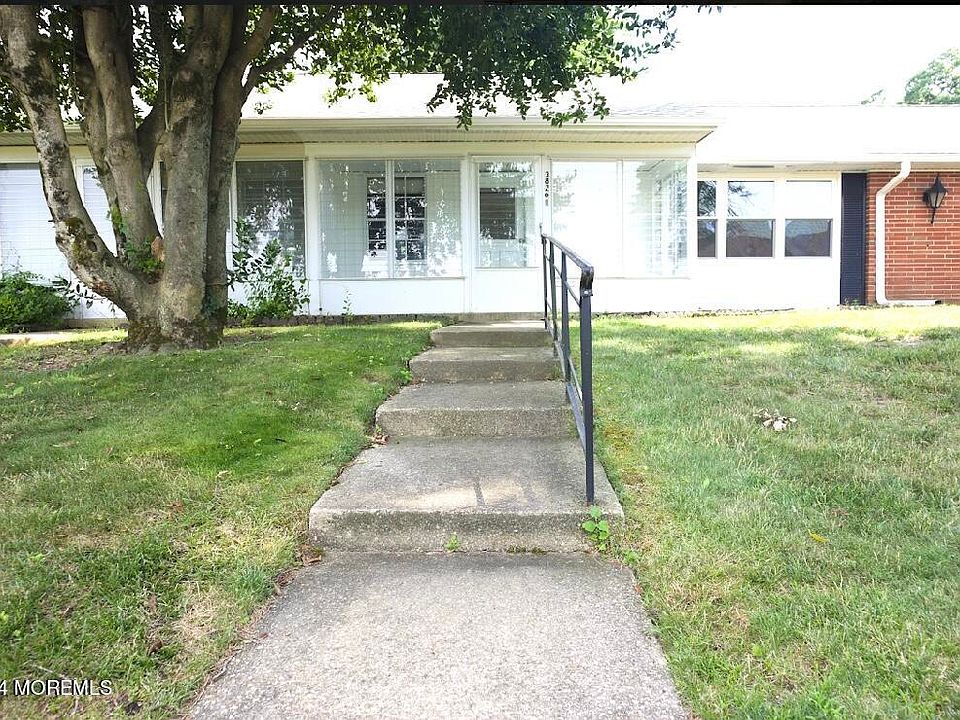 1st image of 382B Chatham Court