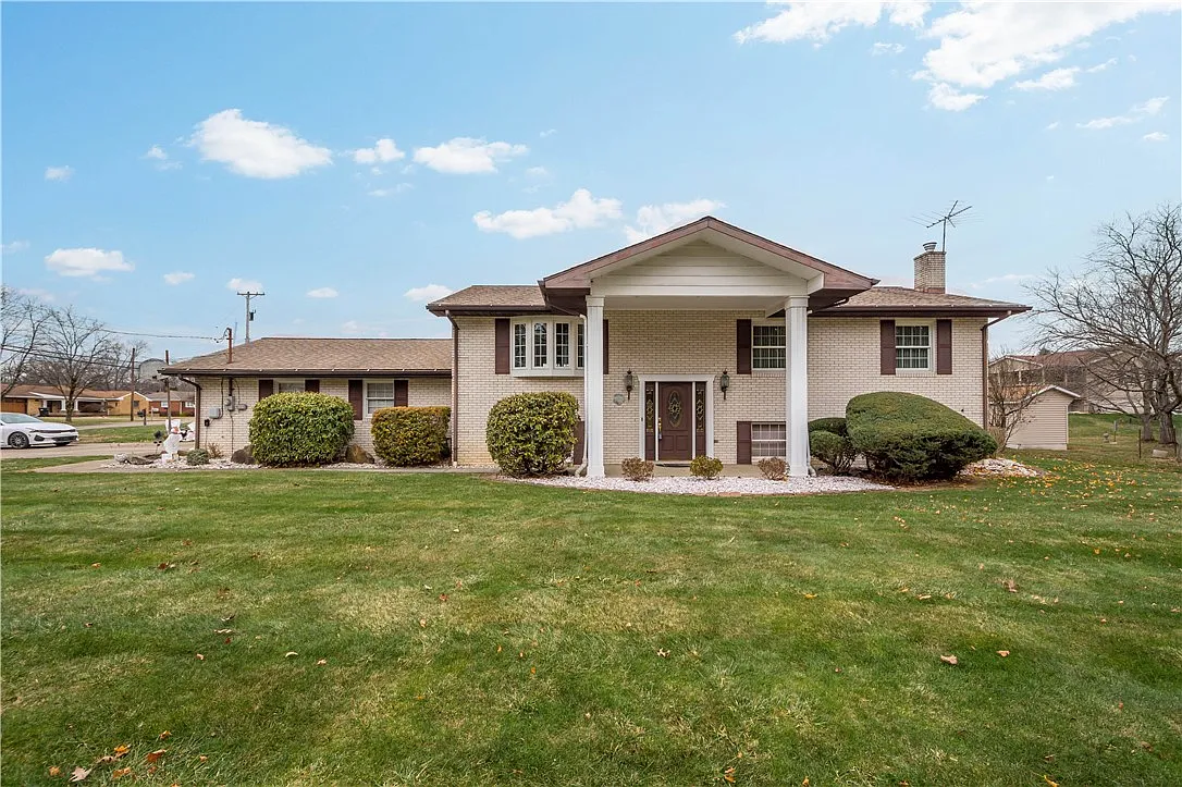 102 Columbia Dr photo 1