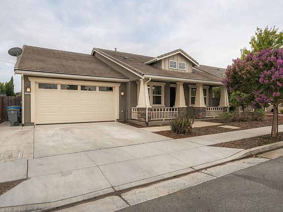 3rd image of 1225 Steinbeck Dr
