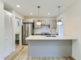 591 NE Tillamook St #B, Portland, OR 97212