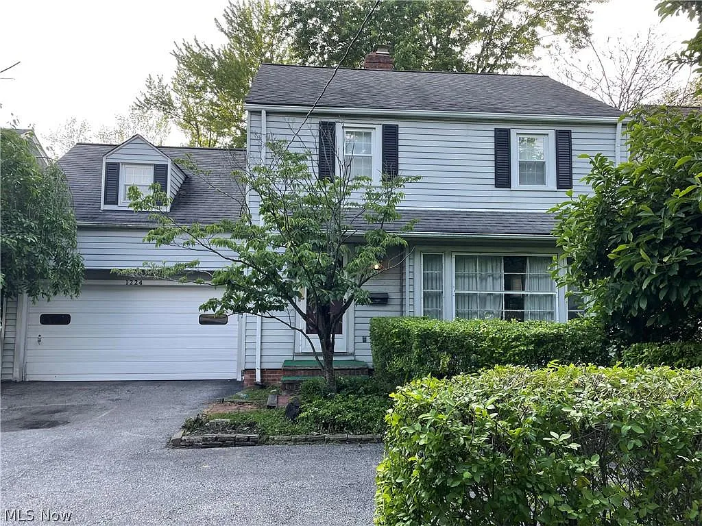 1224 Richmond Rd photo 1