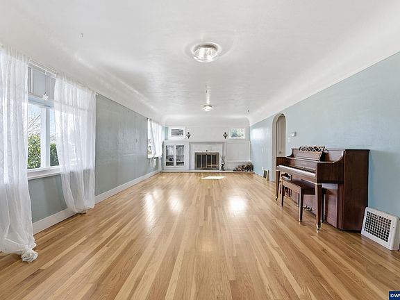 5th image of 1420 Park Ter SW