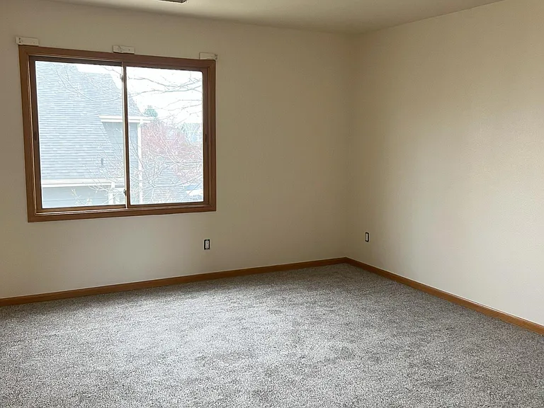 554 Dennison Ave — Photo 13
