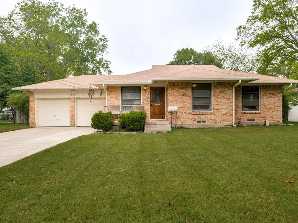 1313 Daisy St, Irving, TX 75061