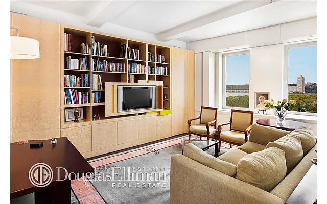 Sold by Douglas Elliman | media 25