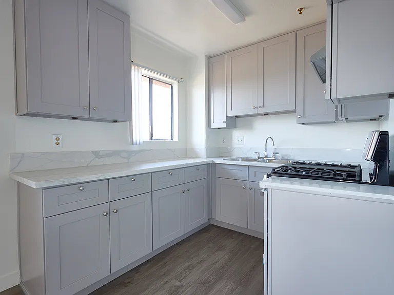 3341 Andrita St — Photo 7