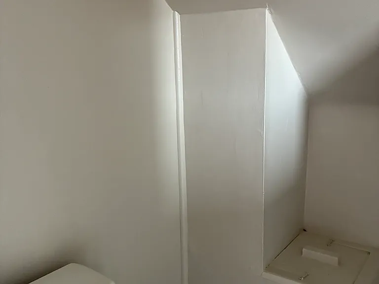 1/2 bath bedroom 4 on third floor
