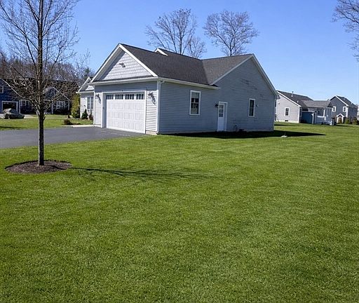 2nd image of 49 Pheasant Hill Rd