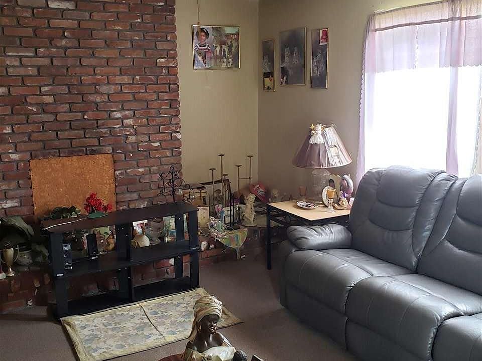 2nd image of 5519 Avenue L