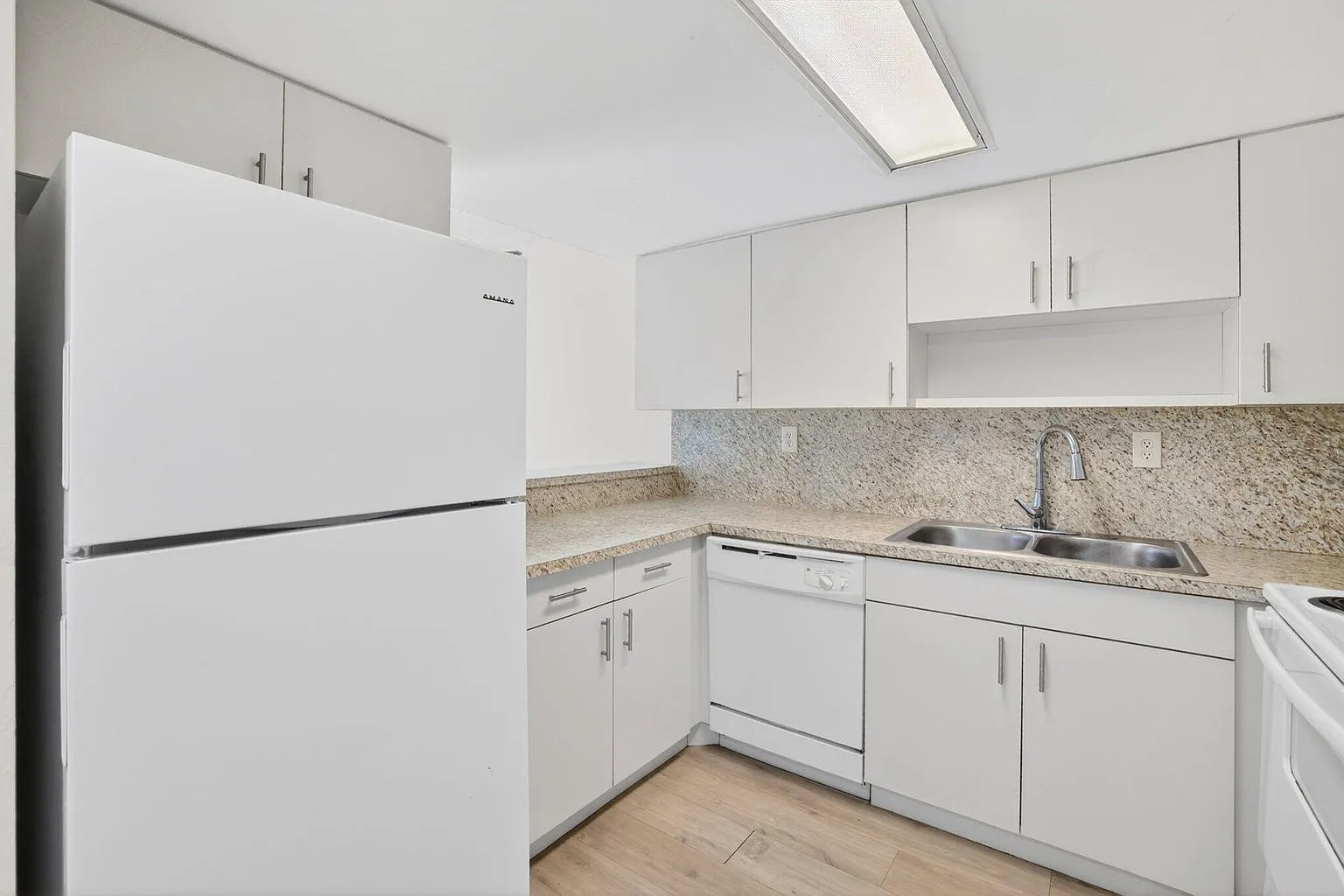 Marina Townhomes — Photo 3