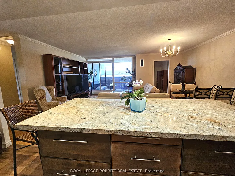 1535 Lakeshore Rd E #1704 — Photo 6