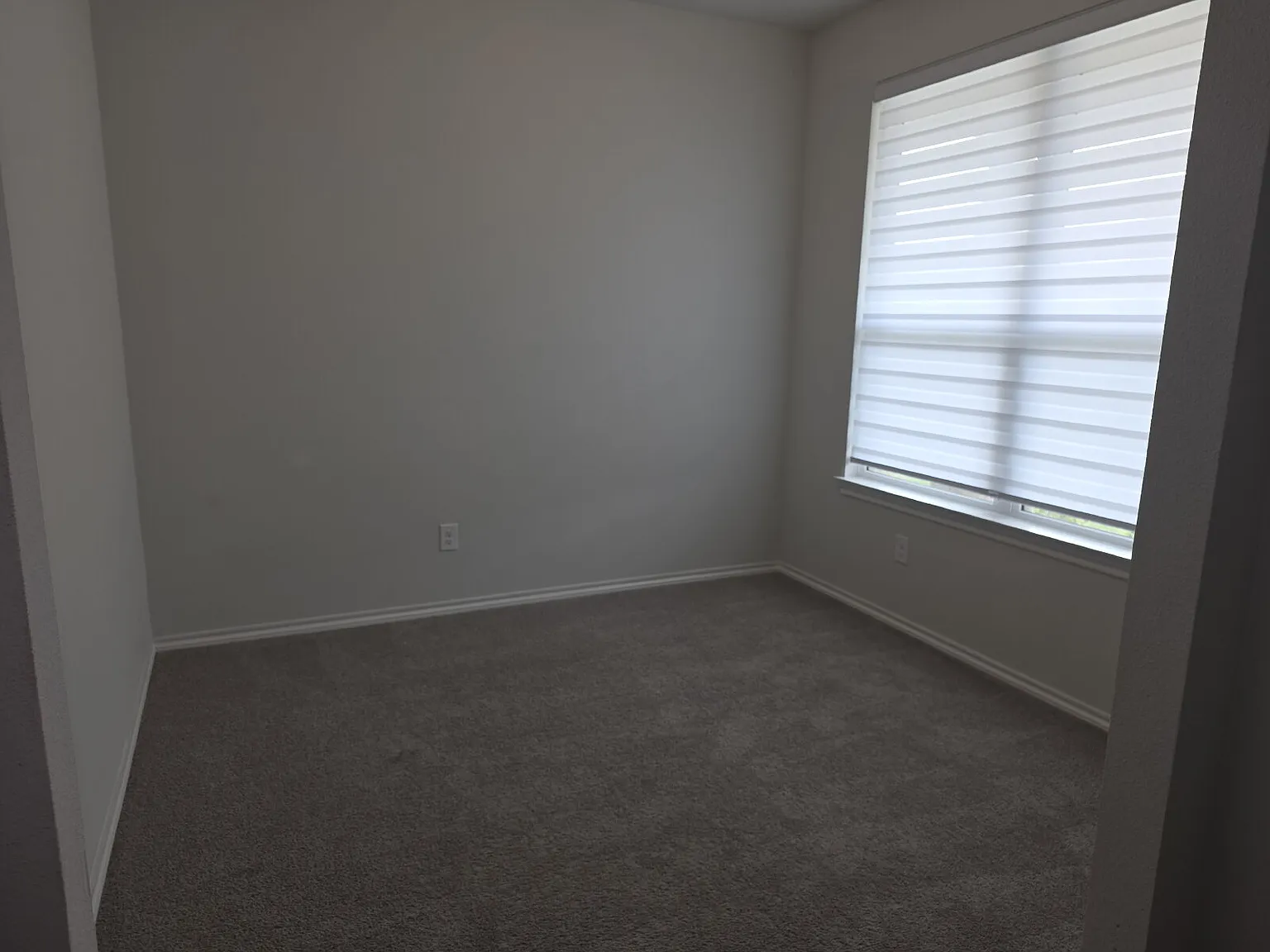 4 bed, 3.0 bath, 1945 sqft, $2,895 — Photo 2