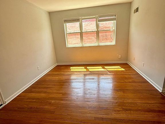 5th image of 526 Kenyon St NW APT 201