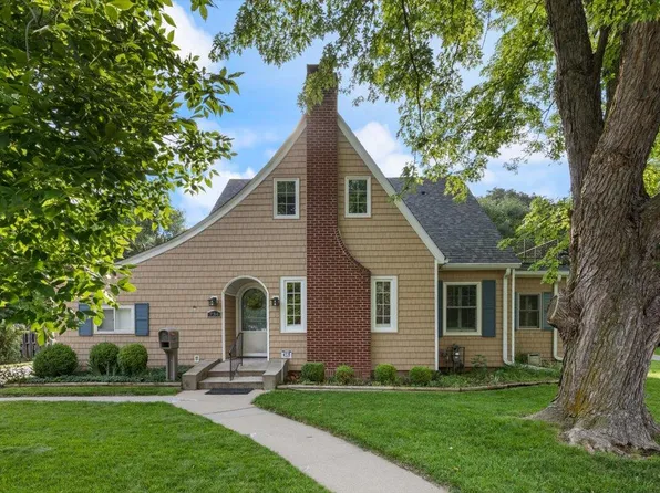 734 Forest Dr, Council Bluffs, IA 51503