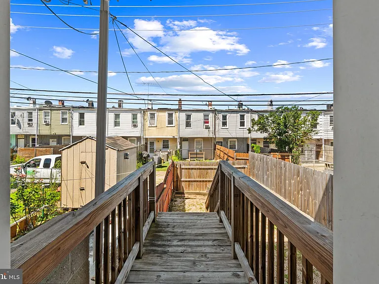 324 Oldham St — Photo 41