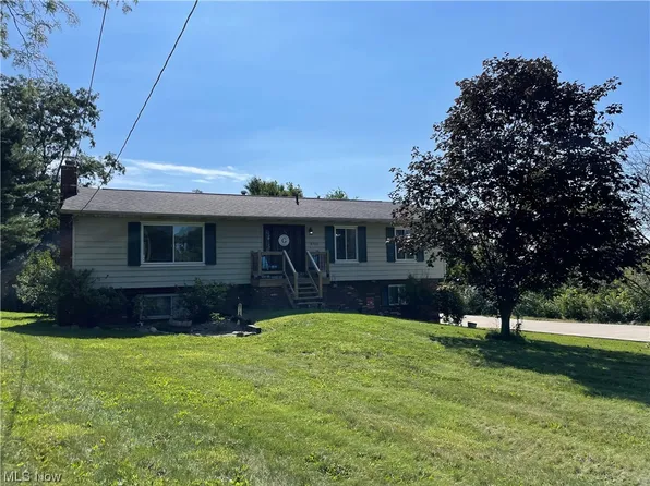 8700 Lost Trail Ave NE, Canton, OH 44721