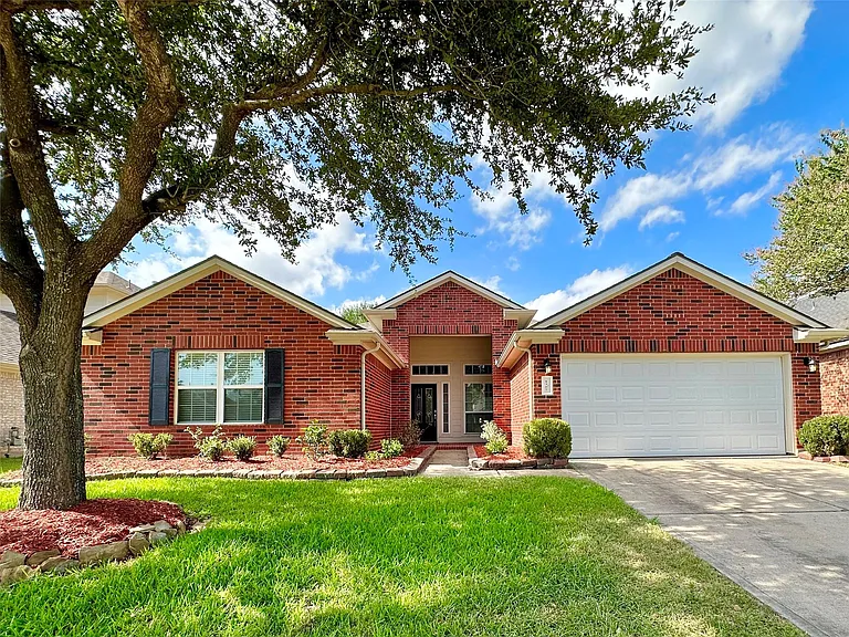 1307 Surecrop Ln — Photo 1