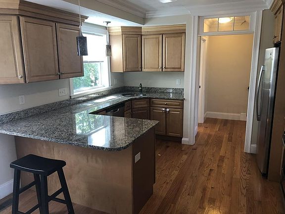 5th image of 597 Sea St #2