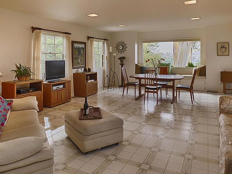 556 Scenic Dr — Photo 13