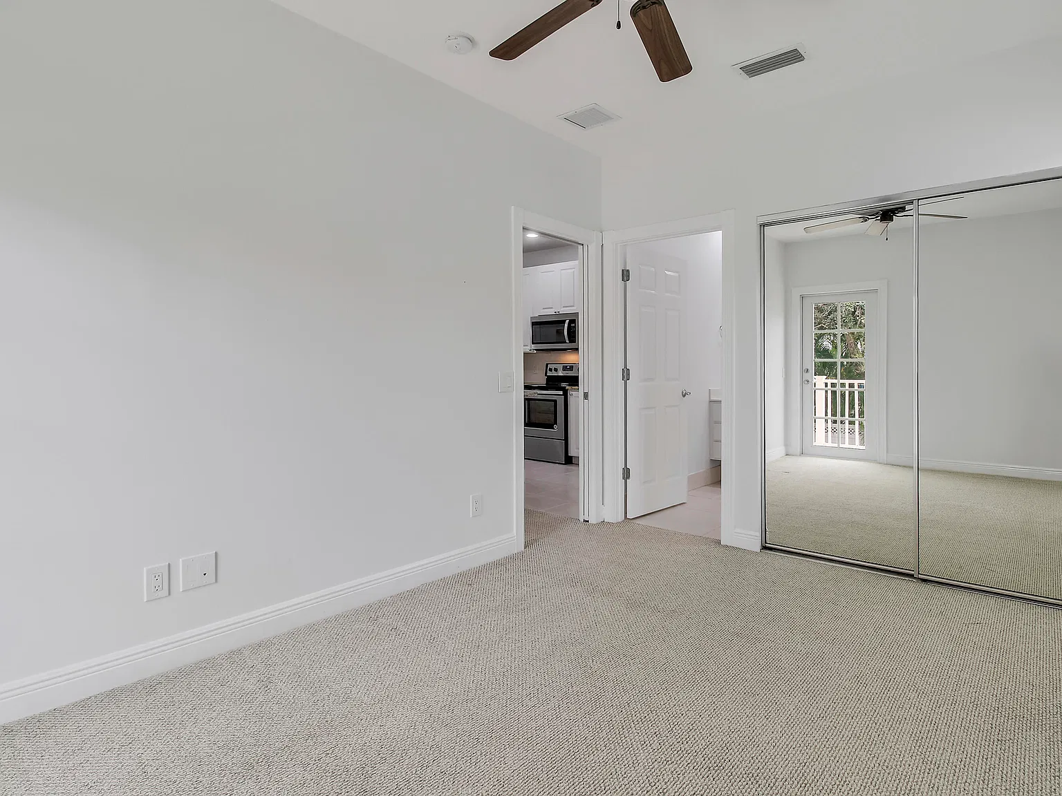 1 bed, 1.0 bath, 572 sqft, $2,250 — Photo 3
