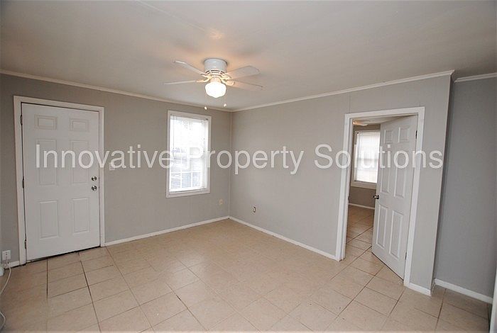 1st image of 321 N 10th St