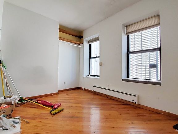 4th image of 1072 Myrtle Ave #2RR