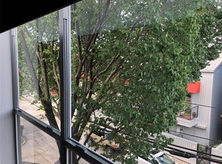 902 Robin St, Houston, TX 77019