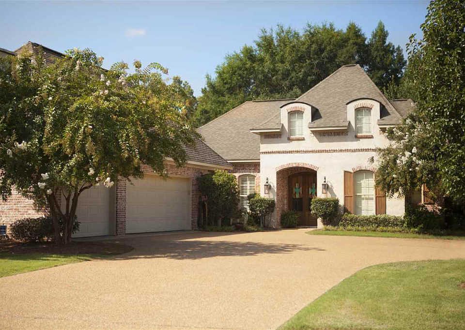 1st image of 305 Woodlands Green Pl