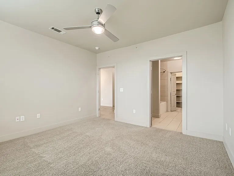The Lucas Apartments — Photo 22