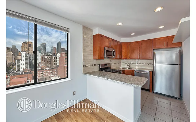 Rented by Douglas Elliman | media 16