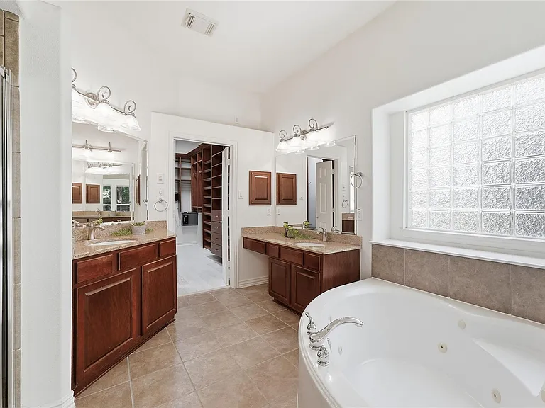 58 N Scribewood Cir — Photo 16