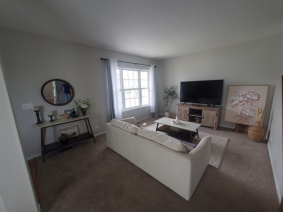 3rd image of 368 W Winchester Dr