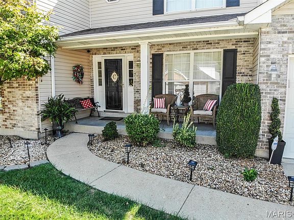 2nd image of 2420 Boardwalk Pl