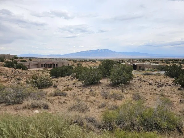 2410 Desert Zinnia Rd NE, Rio Rancho, NM 87144